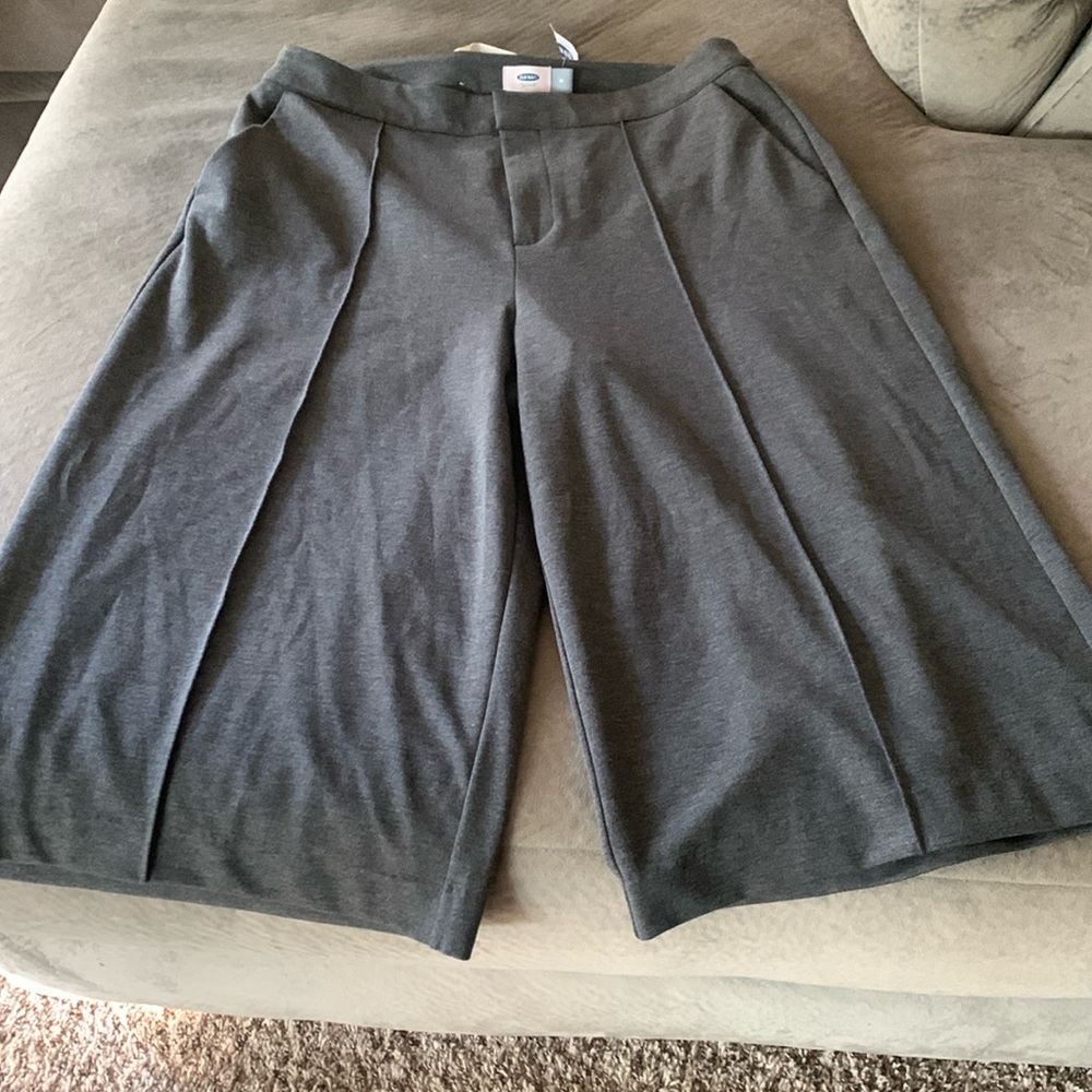 Old Navy capri pants